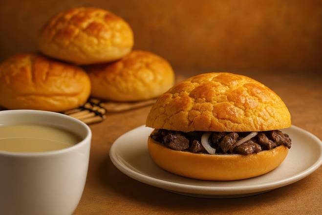 80. Satay Beef Pineapple Bun 沙嗲牛肉菠蘿包